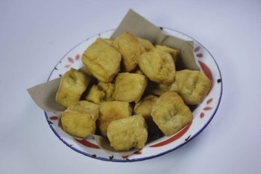 Kızarmış tofu, Endonezyalılar tarafından sık sık yenen bir mezedir..