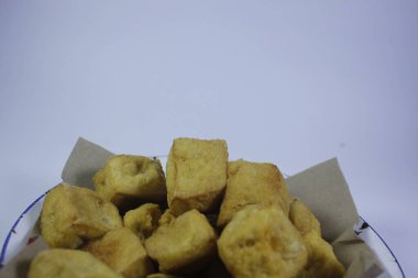 Kızarmış tofu, Endonezyalılar tarafından sık sık yenen bir mezedir..