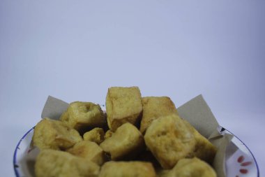 Kızarmış tofu, Endonezyalılar tarafından sık sık yenen bir mezedir..