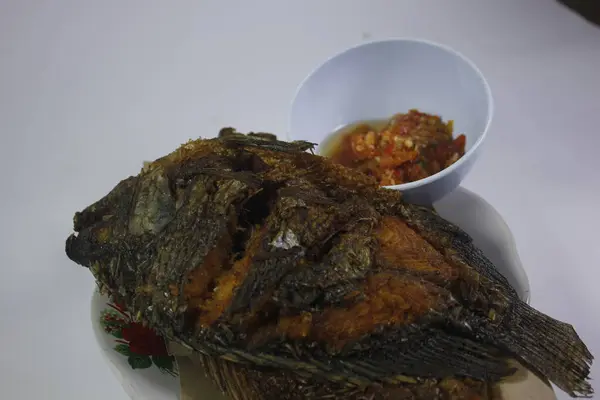 Tilapia kızartması Tilapia 'dan yapılan işlenmiş gıdalardan biridir.