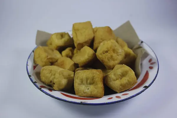 Kızarmış tofu, Endonezyalılar tarafından sık sık yenen bir mezedir..