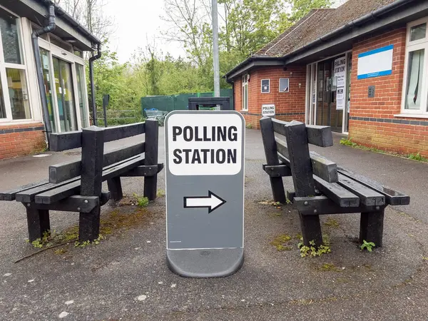 Sign Polling Station Election Day — Stock Photo, Image