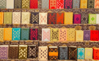 Modern soyut kitap kapakları, minimum kapak tasarımı. Renkli geometrik arkaplan,