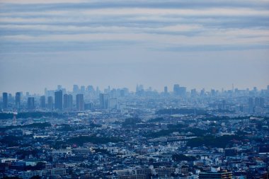 Sabahın erken saatlerinde Tokyo manzarası