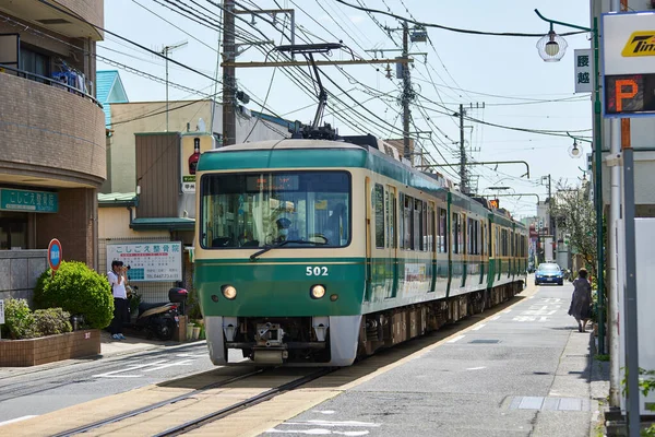 Τρένο Enoden Στην Καμακούρα Της Ιαπωνίας — Φωτογραφία Αρχείου