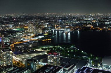 Yokohama 'nın otelden gece görüşü.