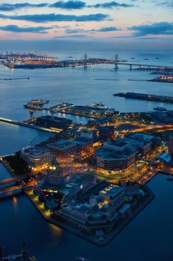 Sabahın erken saatlerinde Yokohama