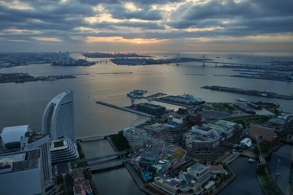 Sabahın erken saatlerinde Yokohama