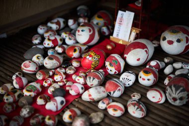 Amomichi hiroshima 'da boyalı taş