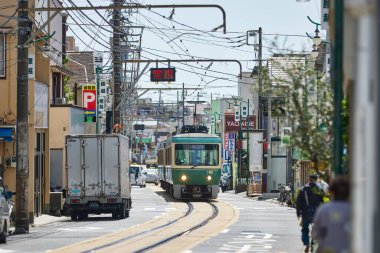 Kamakura Japonya 'da öğleden sonra treni