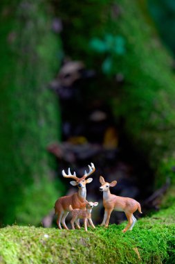 Schleich 'ten geyik aile figürü