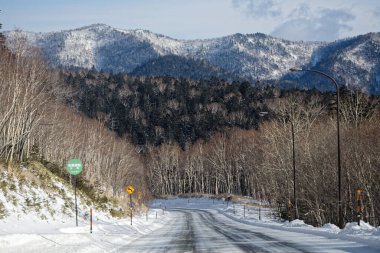 Kış sabahları kaygan yol