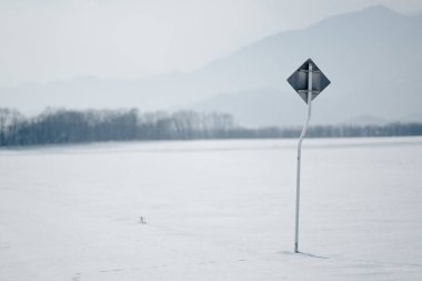 Hokkaido 'da karla kaplı yol