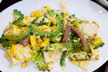 Okinawa 'da acı kavun şampuru