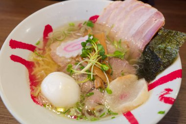 Lezzetli tuzlu ramen. 