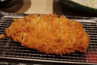 Lezzetli domuz pirzolasını kapat.