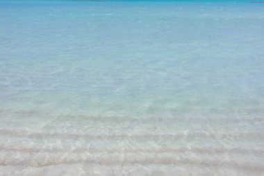 Yoron adasının kobalt mavisi denizi