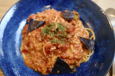 Lezzetli domates soslu makarna