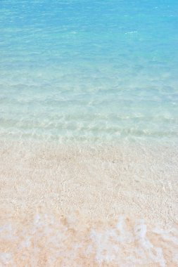 Yoron adasının kobalt mavisi denizi