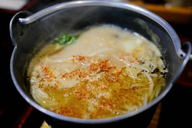 Miso aromalı tsukemeni kapat.