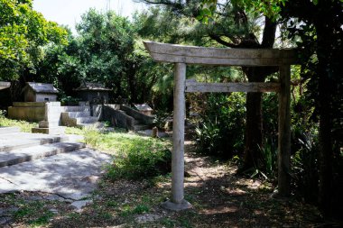 Utaki Okinawa 'nın kutsal binası Japonya