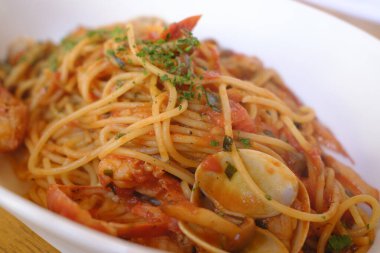 Lezzetli domates soslu makarna