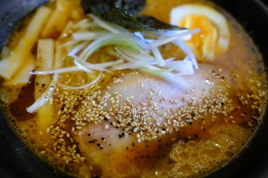 Japonya 'da Miso aromalı ramen