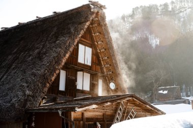 Shirakawago, Japonya kışı.