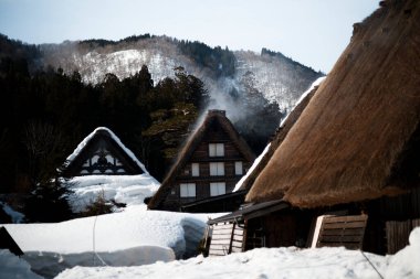 Shirakawago, Japonya kışı.