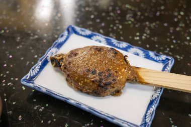 Japonya 'da gohei mochi.