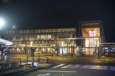 Takayama istasyonunun gece görüşü