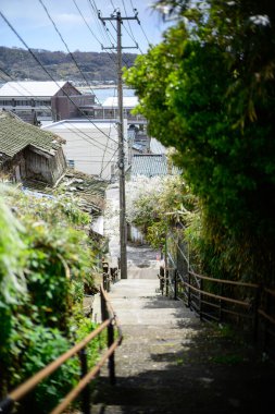 Japonya 'nın Sado Adası' ndaki kasaba manzarası