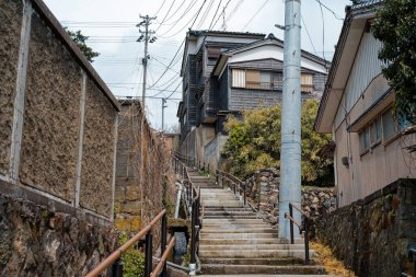Japonya 'nın Sado Adası' ndaki kasaba manzarası