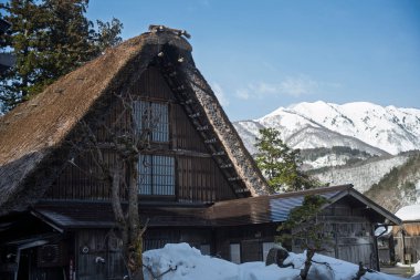 Shirakawago, Japonya kışı.