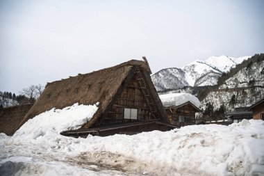 Shirakawago, Japonya kışı.
