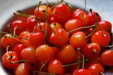 Japonya 'da çok kiraz var.