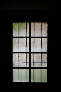 Sado adasındaki eski pencere