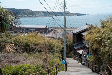 Japonya 'nın Sado Adası' ndaki kasaba manzarası
