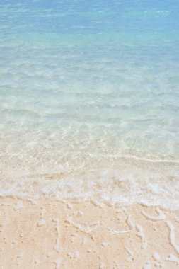 Yoron adasının kobalt mavisi denizi