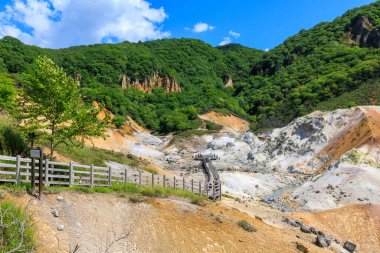 Noboribetsu hokkaido 'da Jigokudani ilkbaharı