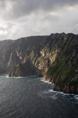 Anne 'nin İrlanda uçurumları