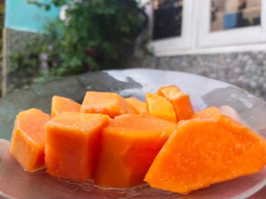 Bir kase taze papaya yakın çekim