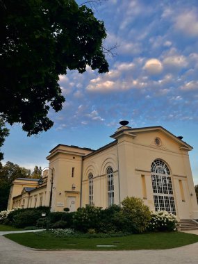 Royal Lazienki Park 'taki Isle Sarayı, Polonya' nın Varşova şehri. Yüksek kalite fotoğraf