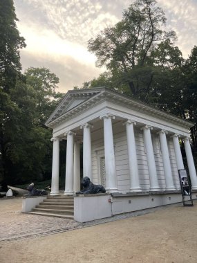 Royal Lazienki Park 'taki Isle Sarayı, Polonya' nın Varşova şehri. Yüksek kalite fotoğraf