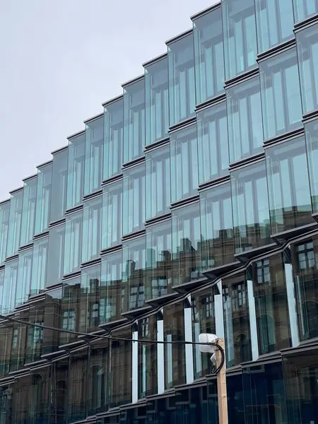 Berlin şehir merkezi. Tarihi manzaralar. Berlin 'deki ünlü Reichstag binası, ayrıntılar. Şubat 2024, Berlin, Almanya. Yüksek kalite fotoğraf