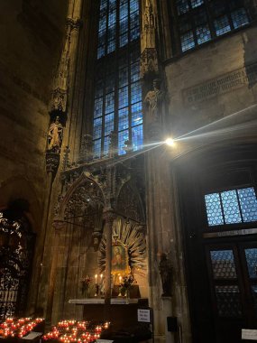 Mimarlık unsurları Viyana 'daki St. Stephen kilisesidir. Yüksek kalite fotoğraf
