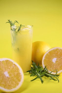 Soğuk portakal suyu. Citrus. Alkolik ve alkolsüz kokteyller.