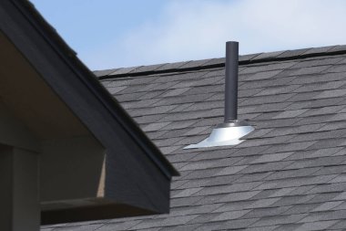 Çift katlı çatı havalandırma borusu..