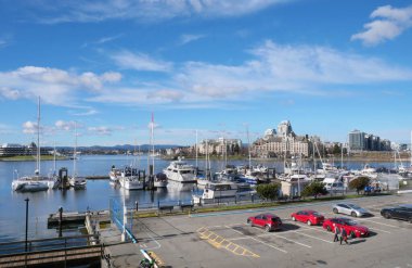 Victoria Limanı Victoria, British Columbia, Kanada 'daki Vancouver Adası' ndaki David Foster Geçidi 'nde.