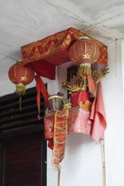 Bali 'deki Hindulardan her eve asılan hediyeler.